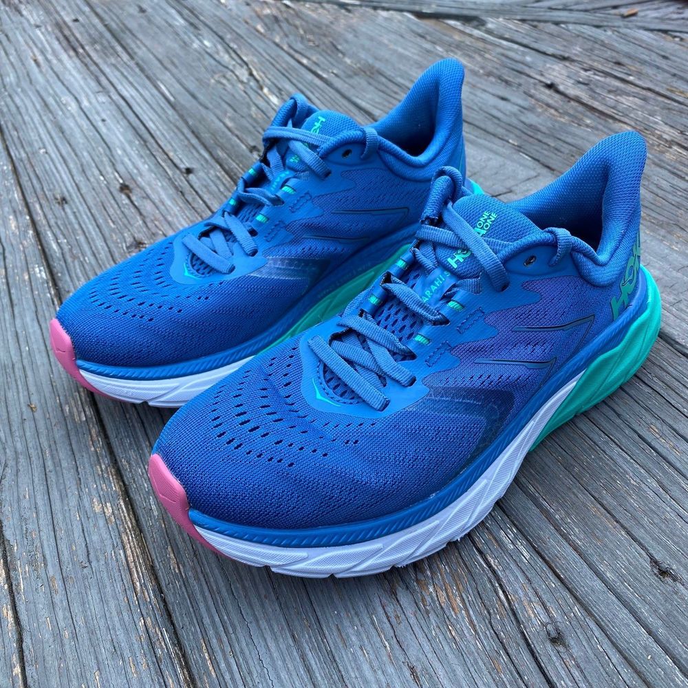 HOKA ARAHI 5 - Womens Running Shoes - SIZE 7B